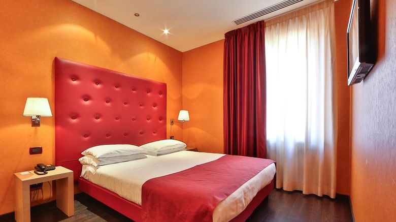 <b>Best Western Hotel Piemontese Room</b>. Images powered by <a href="https://iceportal.shijigroup.com/" title="IcePortal" target="_blank">IcePortal</a>.