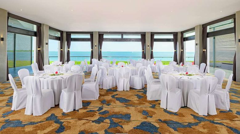 <b>Hilton Fiji Beach Resort and Spa Meeting</b>. Images powered by <a href="https://iceportal.shijigroup.com/" title="IcePortal" target="_blank">IcePortal</a>.