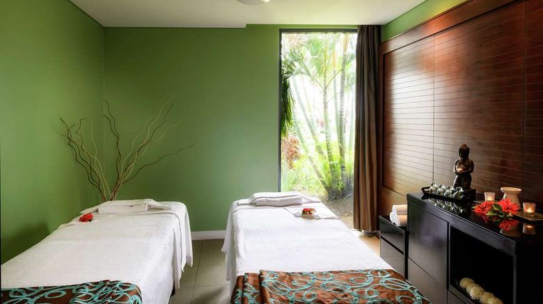 <b>Hilton Fiji Beach Resort and Spa Recreation</b>. Images powered by <a href="https://iceportal.shijigroup.com/" title="IcePortal" target="_blank">IcePortal</a>.