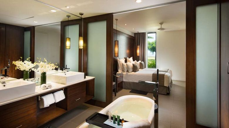 <b>Hilton Fiji Beach Resort and Spa Room</b>. Images powered by <a href="https://iceportal.shijigroup.com/" title="IcePortal" target="_blank">IcePortal</a>.