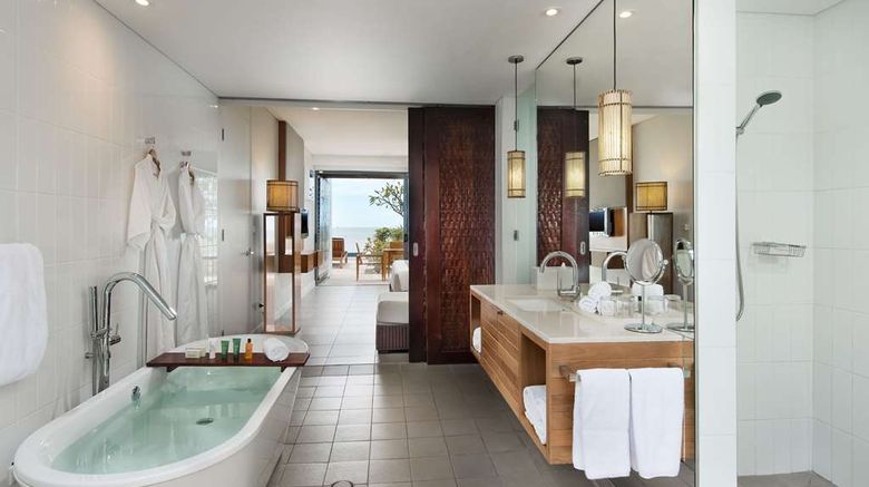 <b>Hilton Fiji Beach Resort and Spa Room</b>. Images powered by <a href="https://iceportal.shijigroup.com/" title="IcePortal" target="_blank">IcePortal</a>.