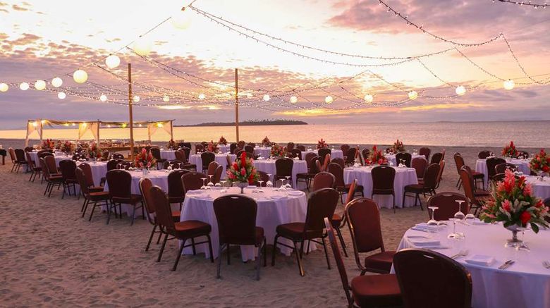 <b>Hilton Fiji Beach Resort and Spa Beach</b>. Images powered by <a href="https://iceportal.shijigroup.com/" title="IcePortal" target="_blank">IcePortal</a>.