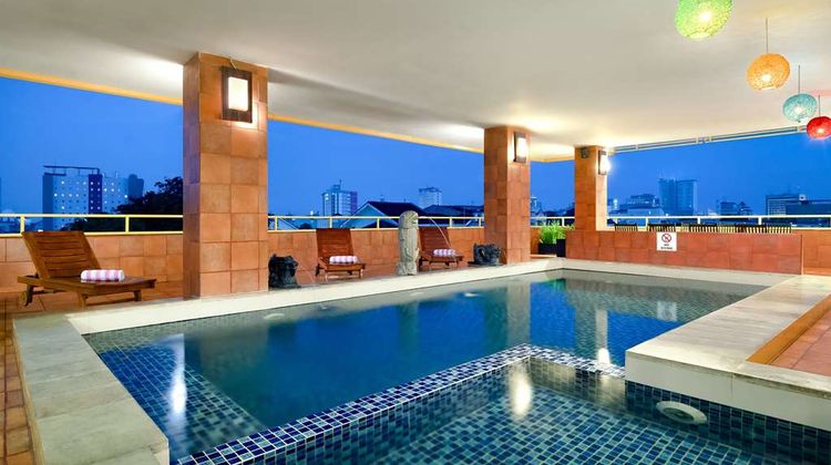 Best Western Plus Makassar Beach Pool