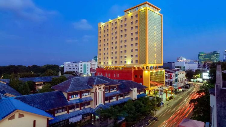 Best Western Plus Makassar Beach Exterior