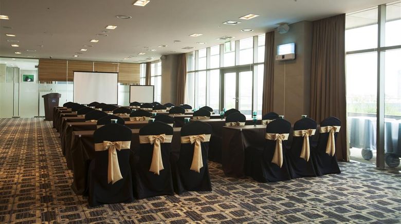 <b>Best Western Gunsan Hotel Ballroom</b>. Images powered by <a href="https://iceportal.shijigroup.com/" title="IcePortal" target="_blank">IcePortal</a>.