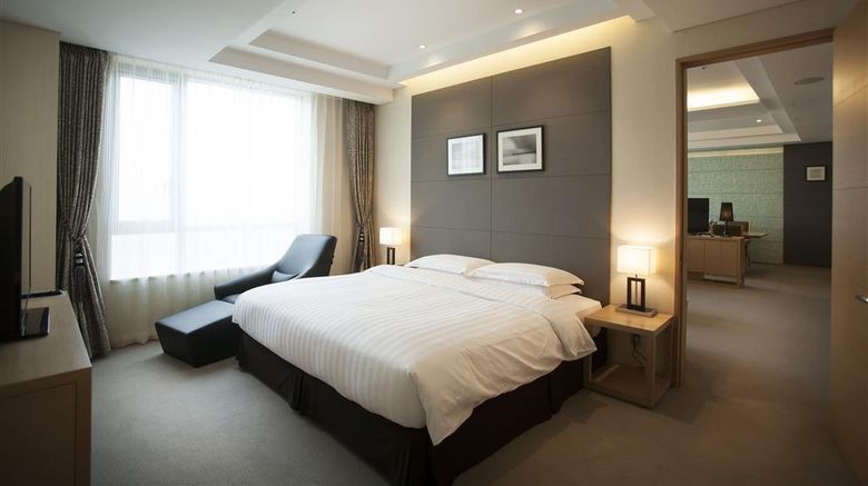 <b>Best Western Gunsan Hotel Suite</b>. Images powered by <a href="https://iceportal.shijigroup.com/" title="IcePortal" target="_blank">IcePortal</a>.