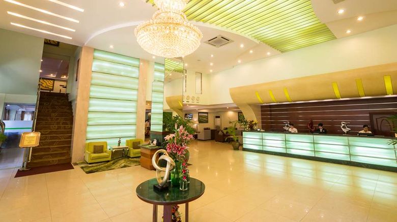 <b>Best Western Green Hill Hotel Lobby</b>. Images powered by <a href="https://iceportal.shijigroup.com/" title="IcePortal" target="_blank">IcePortal</a>.