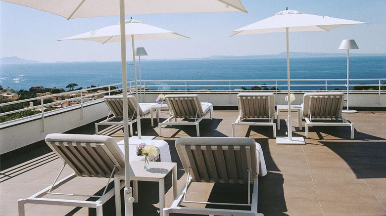 <b>Villa Oriana Relais Pool</b>. Images powered by <a href="https://iceportal.shijigroup.com/" title="IcePortal" target="_blank">IcePortal</a>.
