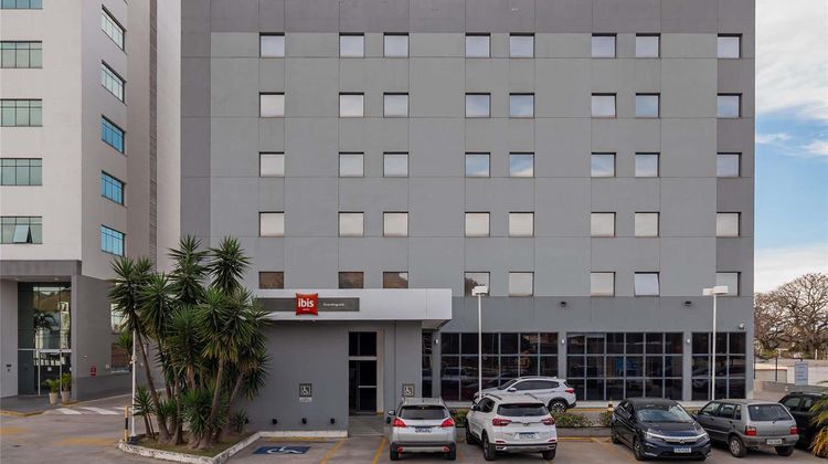 Ibis Guaratingueta Hotel Exterior