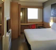 Ibis Londrina Room
