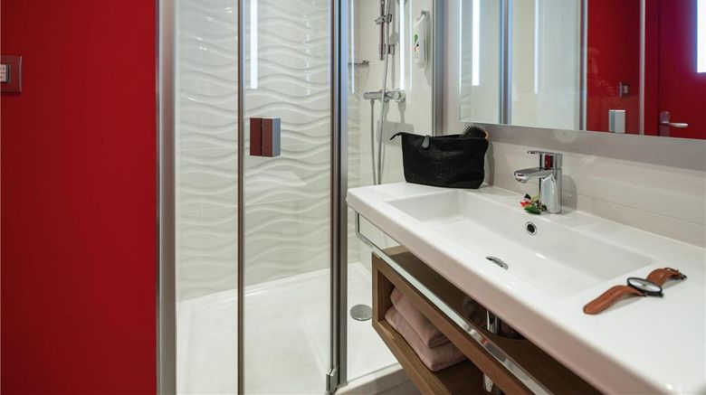 <b>ibis Styles Saint Malo Port Room</b>. Images powered by <a href="https://iceportal.shijigroup.com/" title="IcePortal" target="_blank">IcePortal</a>.