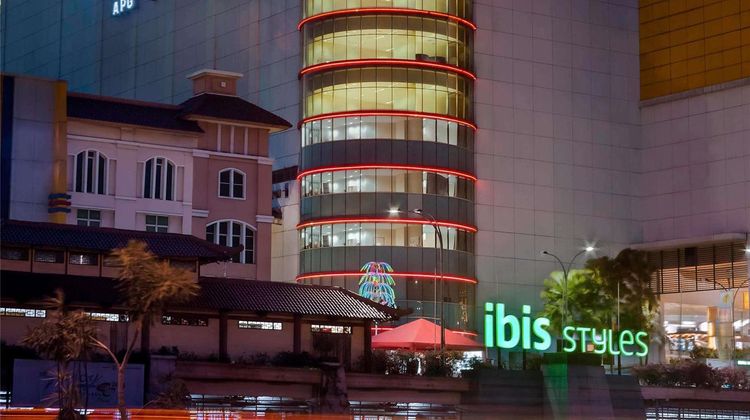 Ibis Styles Jakarta Mangga Dua Square Exterior