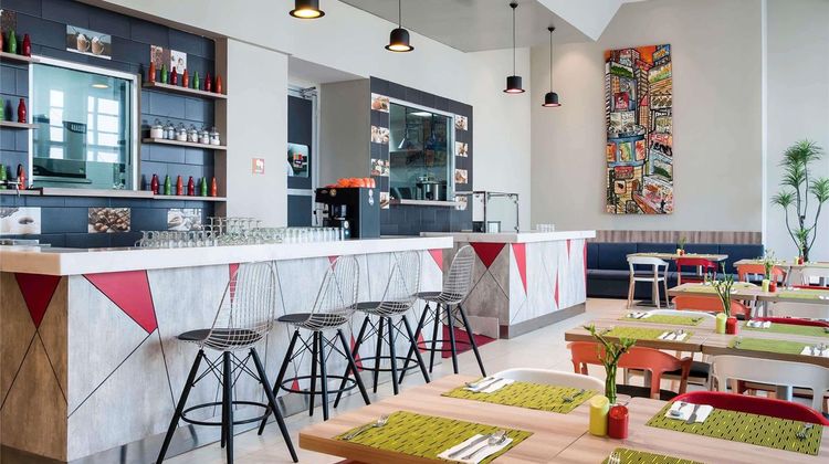 Ibis Styles Jakarta Mangga Dua Square Restaurant
