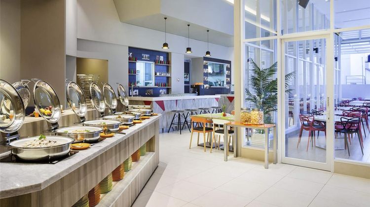 Ibis Styles Jakarta Mangga Dua Square Restaurant