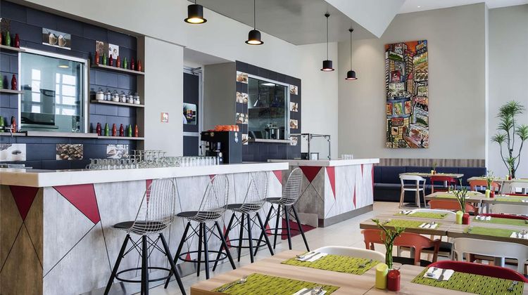 Ibis Styles Jakarta Mangga Dua Square Restaurant
