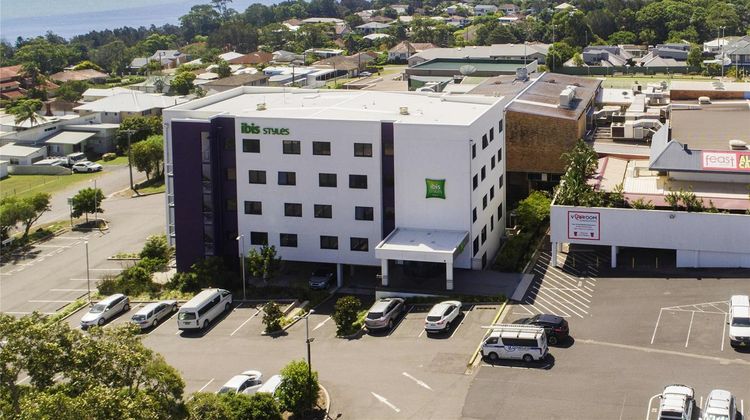 ibis Styles The Entrance Exterior