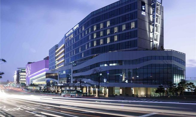 Novotel Ambassador Suwon Exterior