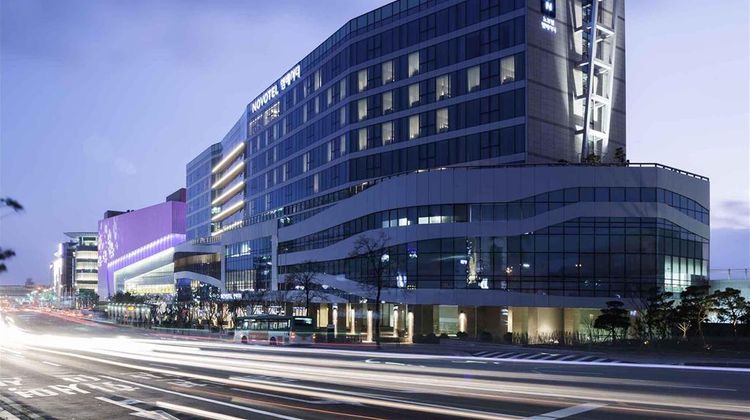Novotel Ambassador Suwon Exterior