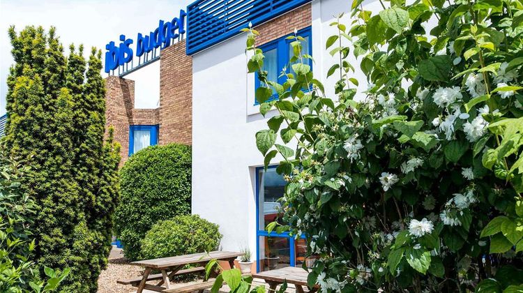 Ibis Budget Chatellerault Exterior