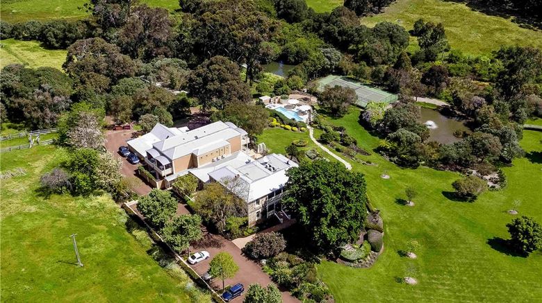 <b>Grand Mercure Basildene Manor Exterior</b>. Images powered by <a href="https://iceportal.shijigroup.com/" title="IcePortal" target="_blank">IcePortal</a>.