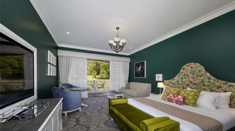 <b>Grand Mercure Basildene Manor Room</b>. Images powered by <a href="https://iceportal.shijigroup.com/" title="IcePortal" target="_blank">IcePortal</a>.