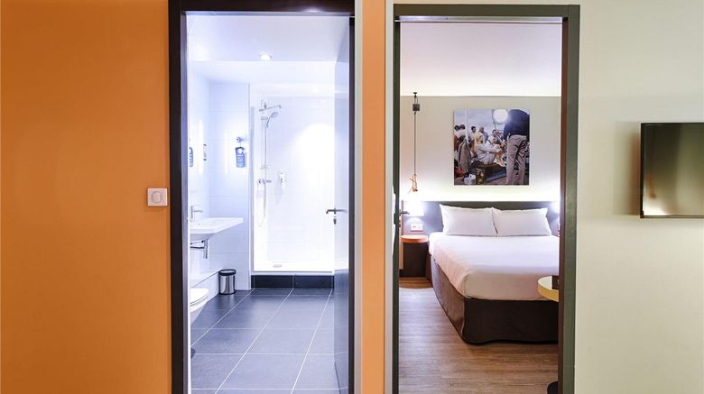 <b>Ibis Styles Lyon Confluence Room</b>. Images powered by <a href="https://iceportal.shijigroup.com/" title="IcePortal" target="_blank">IcePortal</a>.