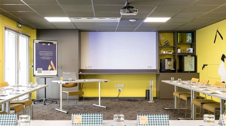 Ibis Styles Lyon Confluence Meeting