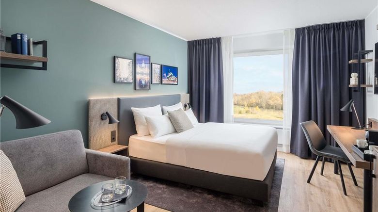 <b>Mercure Hotel Hannover Oldenburger Allee Room</b>. Images powered by <a href="https://iceportal.shijigroup.com/" title="IcePortal" target="_blank">IcePortal</a>.