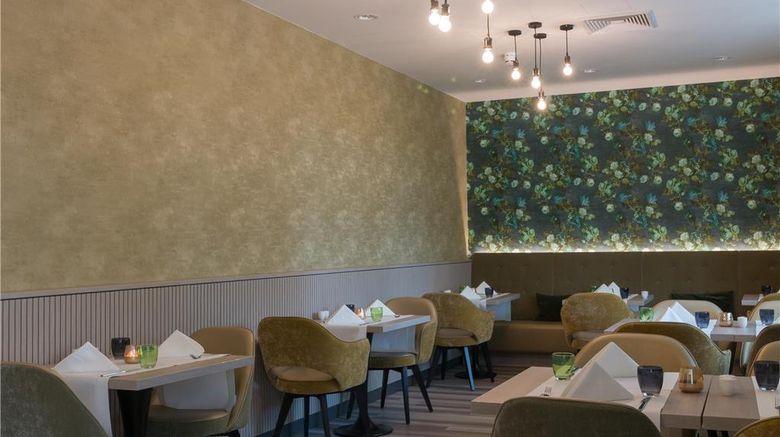 <b>Mercure Hotel Hannover Oldenburger Allee Restaurant</b>. Images powered by <a href="https://iceportal.shijigroup.com/" title="IcePortal" target="_blank">IcePortal</a>.
