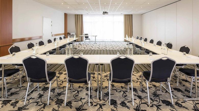<b>Mercure Hotel Hannover Oldenburger Allee Meeting</b>. Images powered by <a href="https://iceportal.shijigroup.com/" title="IcePortal" target="_blank">IcePortal</a>.