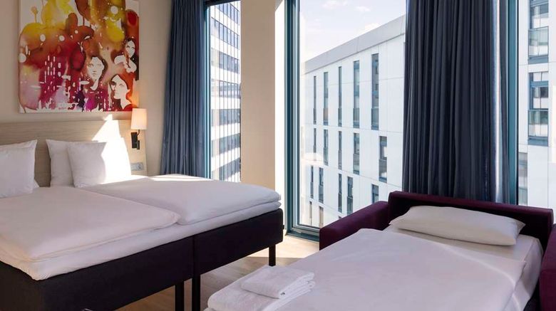 <b>Scandic Hamburg Emporio Suite</b>. Images powered by <a href="https://iceportal.shijigroup.com/" title="IcePortal" target="_blank">IcePortal</a>.