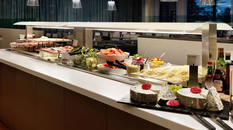 <b>Scandic Oslo Airport Restaurant</b>. Images powered by <a href="https://iceportal.shijigroup.com/" title="IcePortal" target="_blank">IcePortal</a>.