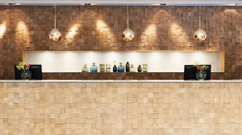 <b>Scandic Hotel Crown Lobby</b>. Images powered by <a href="https://iceportal.shijigroup.com/" title="IcePortal" target="_blank">IcePortal</a>.