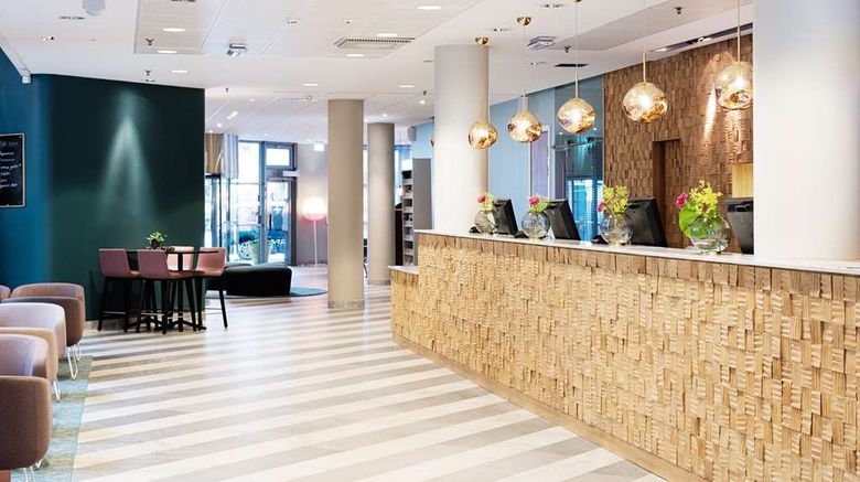 <b>Scandic Hotel Crown Lobby</b>. Images powered by <a href="https://iceportal.shijigroup.com/" title="IcePortal" target="_blank">IcePortal</a>.