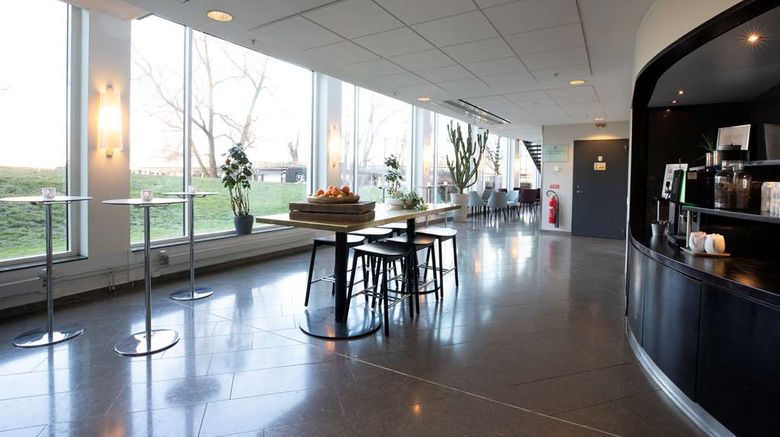 <b>Scandic Linkoping City Lobby</b>. Images powered by <a href="https://iceportal.shijigroup.com/" title="IcePortal" target="_blank">IcePortal</a>.