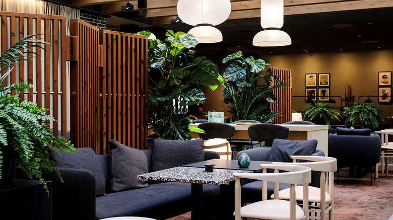 <b>Scandic Hotel Strommen Lobby</b>. Images powered by <a href="https://iceportal.shijigroup.com/" title="IcePortal" target="_blank">IcePortal</a>.