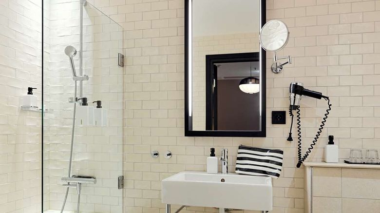 <b>Scandic Grand Central Room</b>. Images powered by <a href="https://iceportal.shijigroup.com/" title="IcePortal" target="_blank">IcePortal</a>.