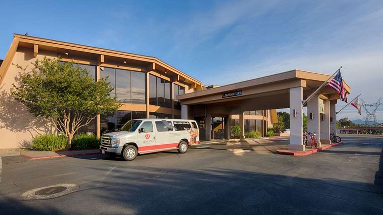 Red Lion Hotel Redding Exterior. Images powered by <a href="https://iceportal.shijigroup.com" target="_blank" rel="noopener">Ice Portal</a>.
