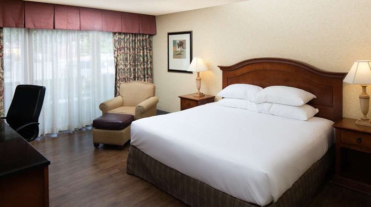 Red Lion Hotel Redding Room