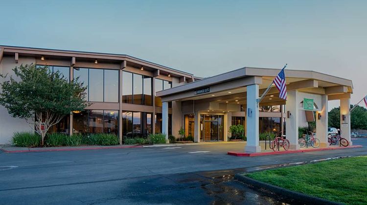 Red Lion Hotel Redding Exterior