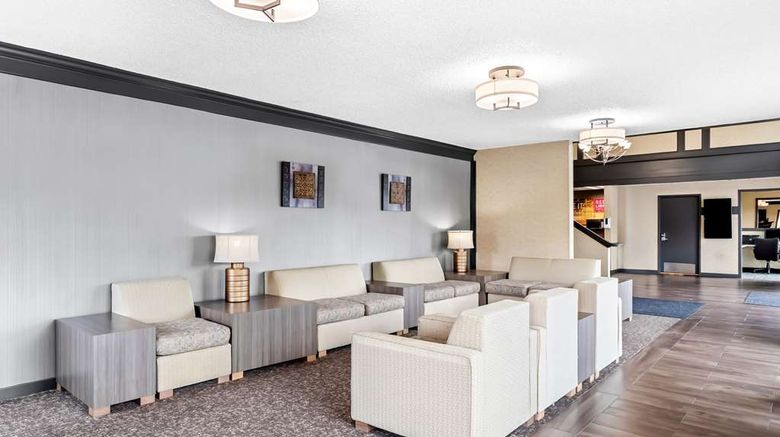 <b>Red Lion Hotel Portland Airport Lobby</b>. Images powered by <a href="https://iceportal.shijigroup.com/" title="IcePortal" target="_blank">IcePortal</a>.