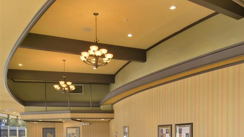 <b>Red Lion Hotel Coos Bay Lobby</b>. Images powered by <a href="https://iceportal.shijigroup.com/" title="IcePortal" target="_blank">IcePortal</a>.