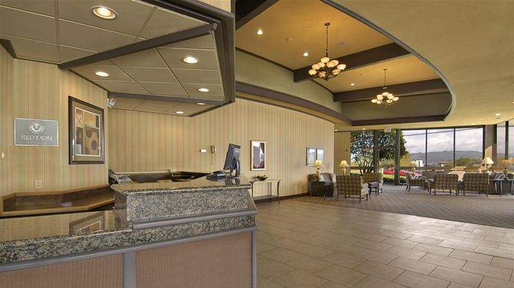 Red Lion Hotel Coos Bay Lobby
