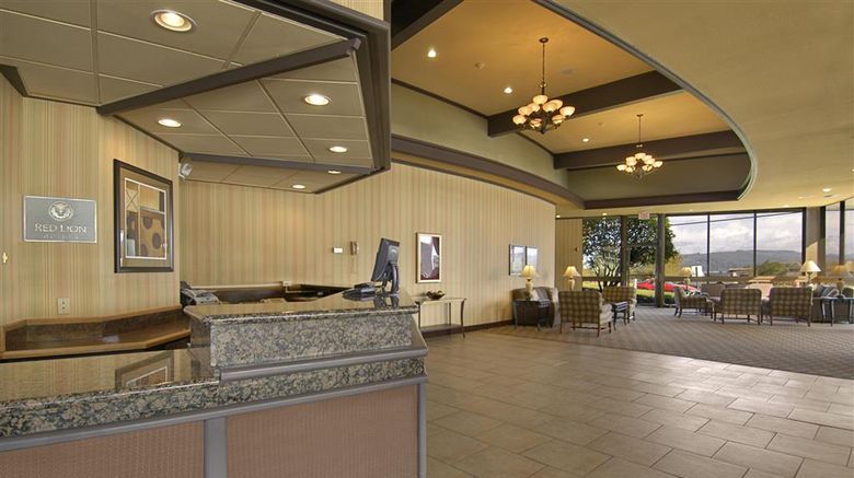 <b>Red Lion Hotel Coos Bay Lobby</b>. Images powered by <a href="https://iceportal.shijigroup.com/" title="IcePortal" target="_blank">IcePortal</a>.