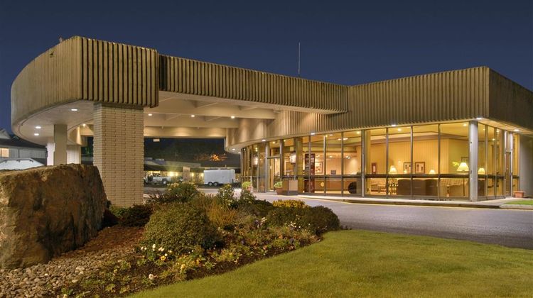 Red Lion Hotel Coos Bay Exterior