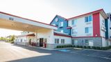 Red Lion Inn & Suites McMinnville Exterior