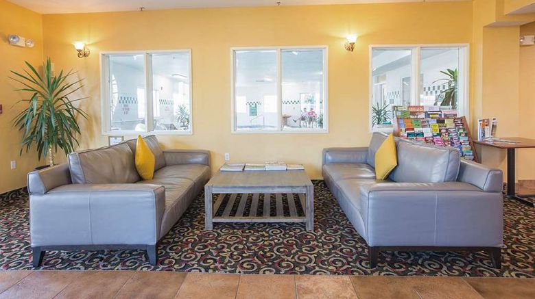 <b>Red Lion Inn & Suites McMinnville Lobby</b>. Images powered by <a href="https://iceportal.shijigroup.com/" title="IcePortal" target="_blank">IcePortal</a>.