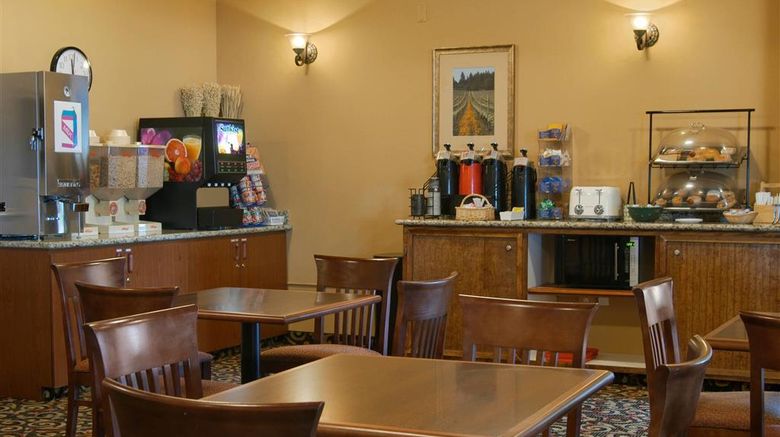 <b>Red Lion Inn & Suites McMinnville Restaurant</b>. Images powered by <a href="https://iceportal.shijigroup.com/" title="IcePortal" target="_blank">IcePortal</a>.
