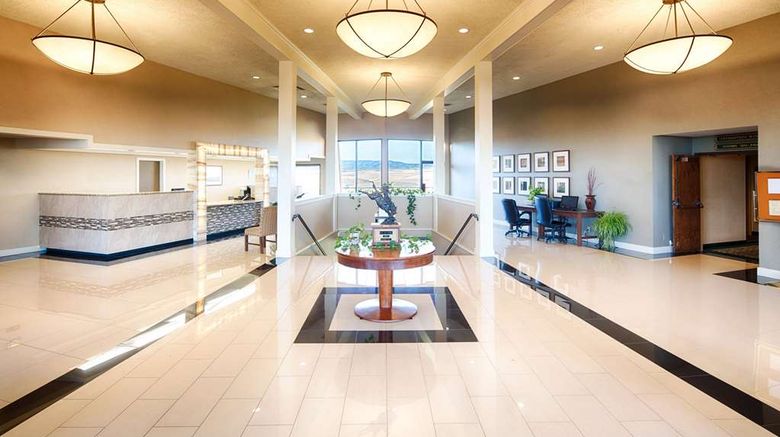 <b>Red Lion Hotel Pendleton Lobby</b>. Images powered by <a href="https://iceportal.shijigroup.com/" title="IcePortal" target="_blank">IcePortal</a>.