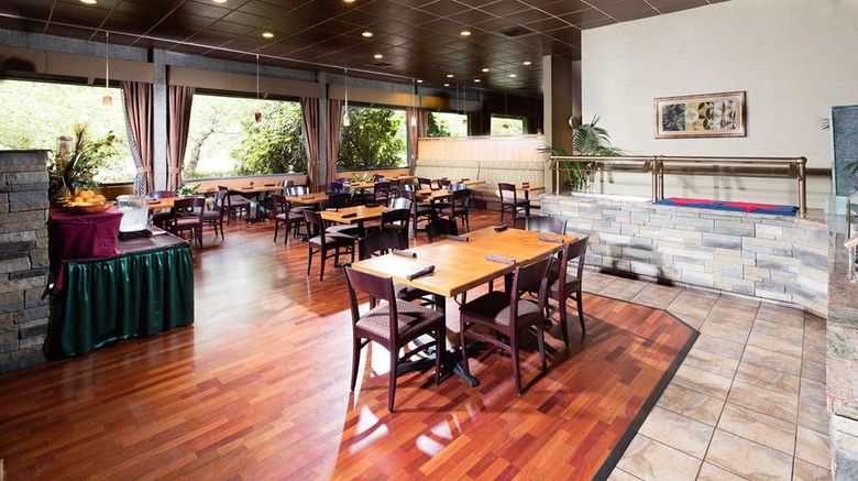 <b>Red Lion Hotel Bellevue Restaurant</b>. Images powered by <a href="https://iceportal.shijigroup.com/" title="IcePortal" target="_blank">IcePortal</a>.